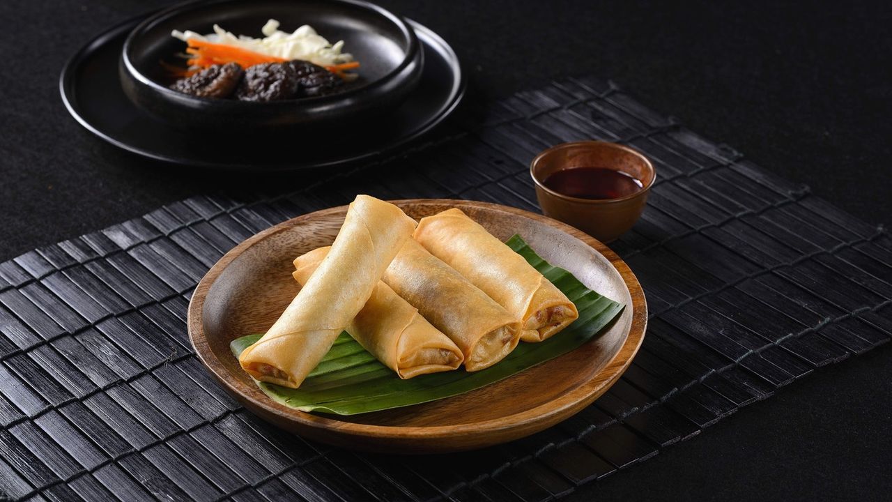 Vegetarian Spring Rolls (4pc)