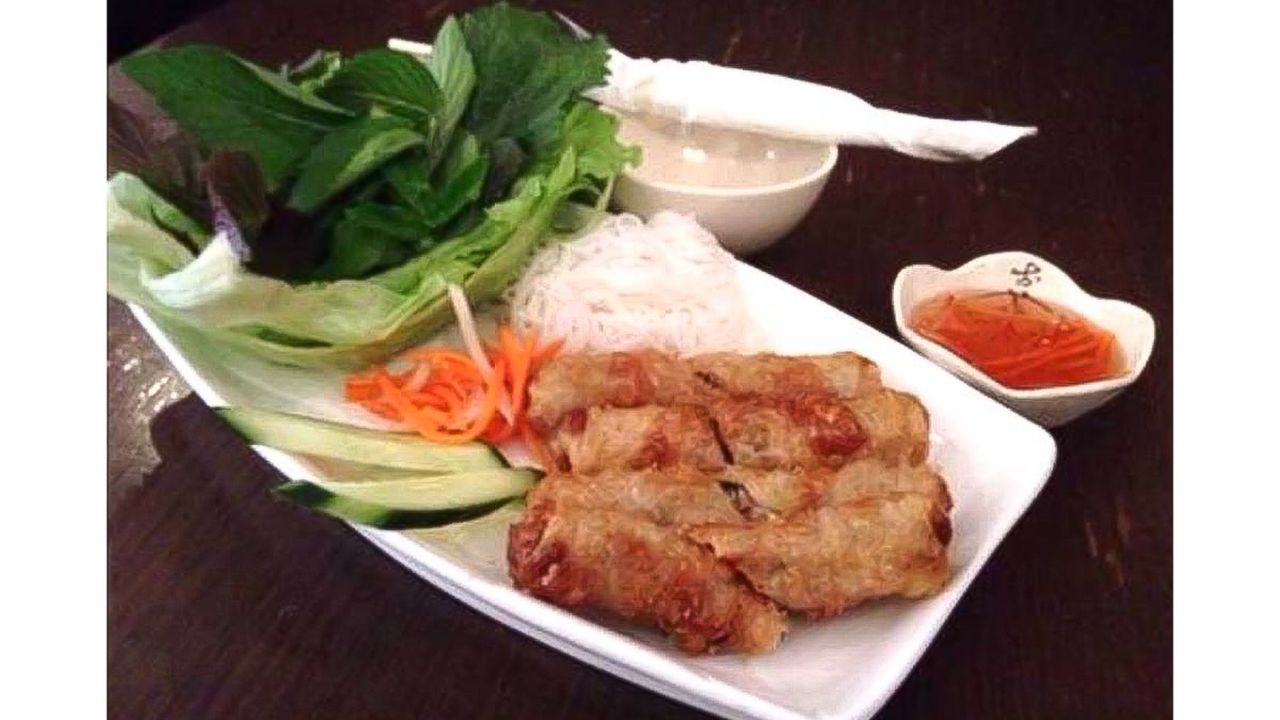 Vietnamese Spring Rolls (8 Pieces)