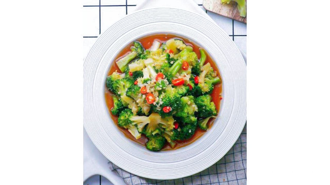 Broccoli with Home-made Dressing