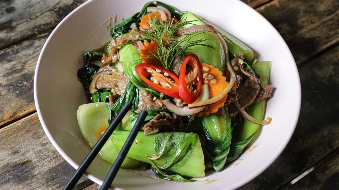 Beef and Bok-choy Stir Fried with Garlic