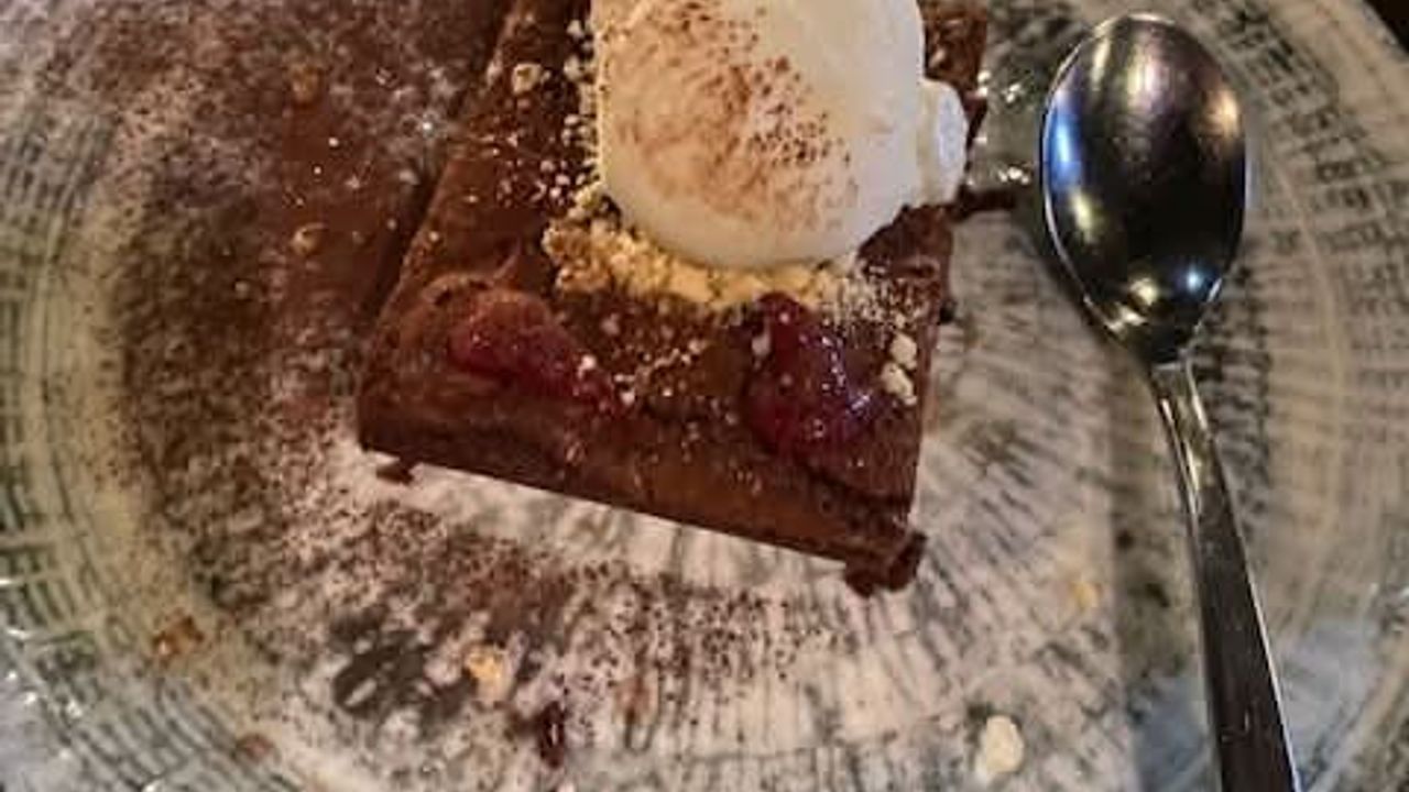 Double Chocolate & Walnut Brownie (GF,V)