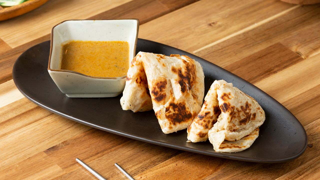 Roti Prata With Curry Sauce