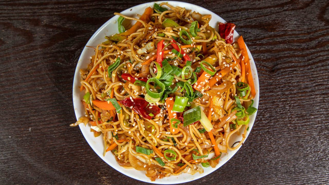 Chilli Garlic Noodles (Medium)