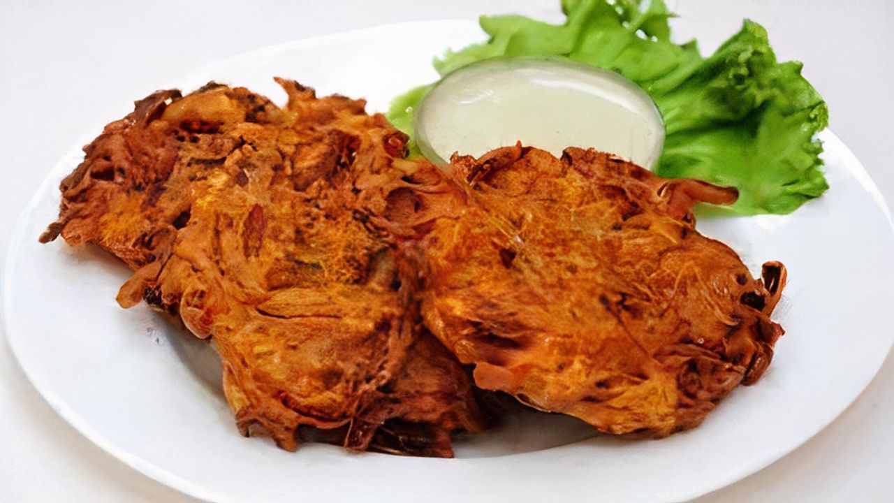 2. Onion Bhajji (4)