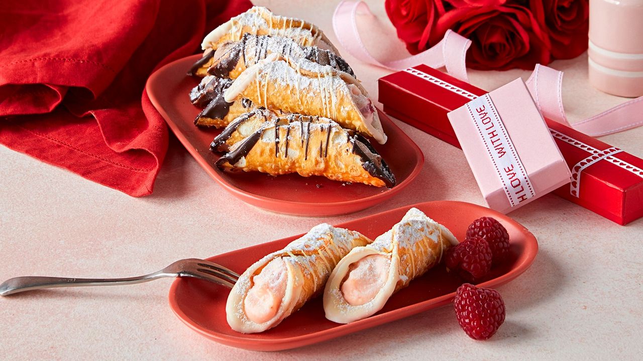 Raspberry & Vanilla Cannoli