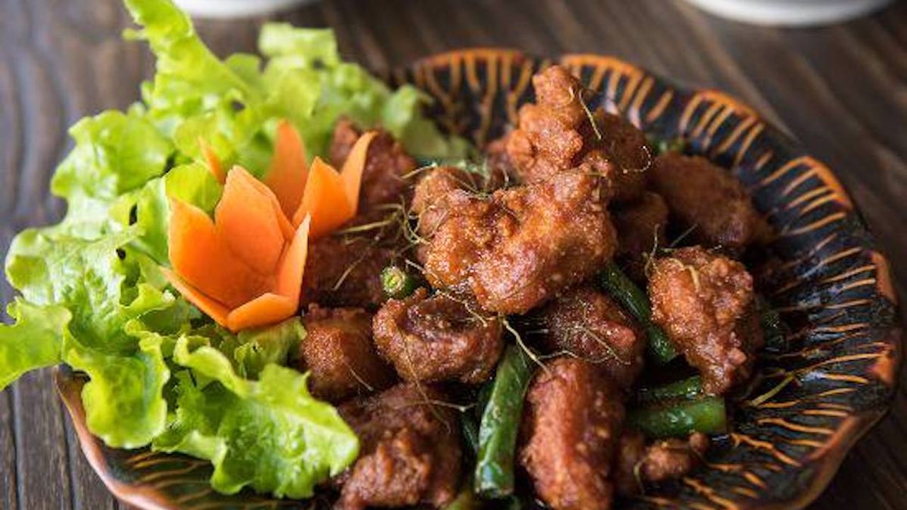 Gai Tod Prick Khing (Medium Spice)