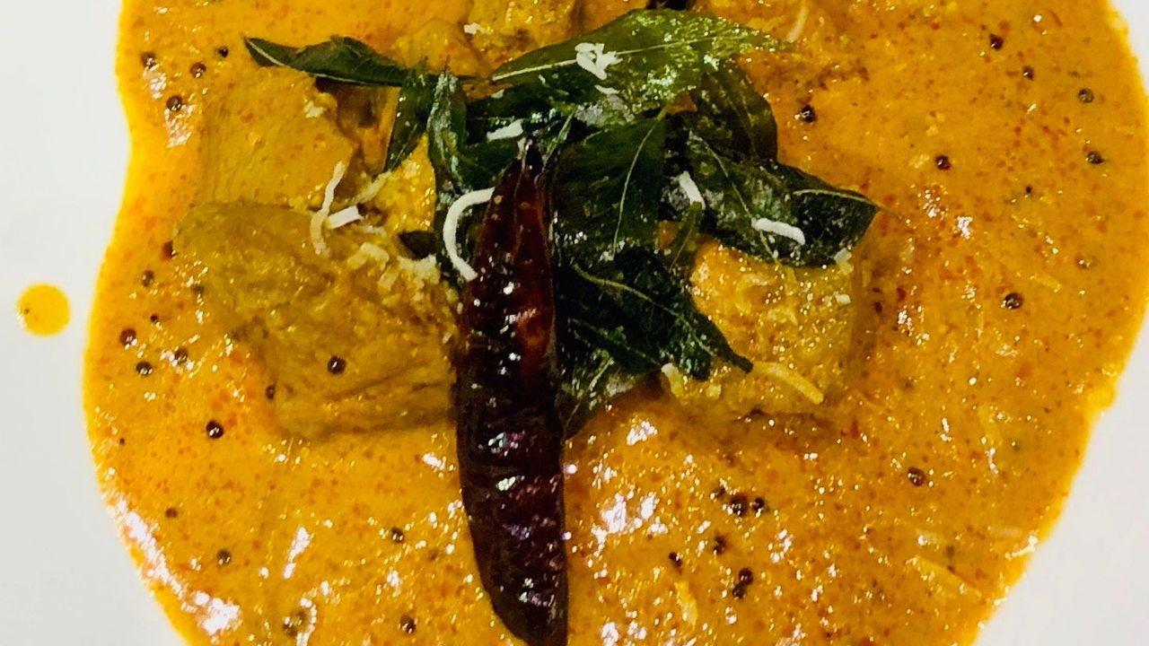 Madras (Lamb / Beef / Chicken (Semi Hot)