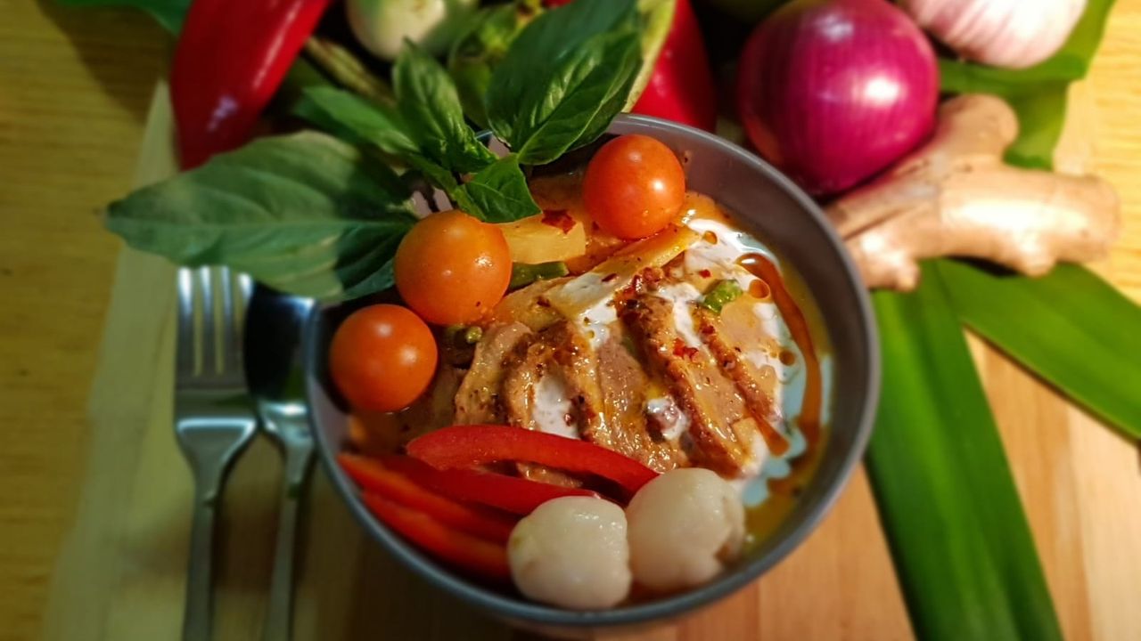 KD4. Kin-D Thai Red Duck Curry