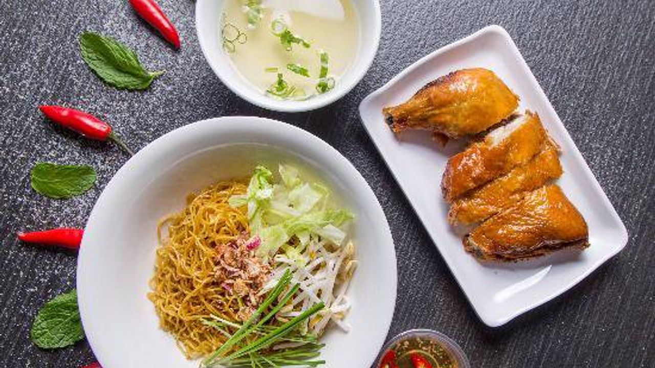 Crispy Skin Chicken with Dry Noodles