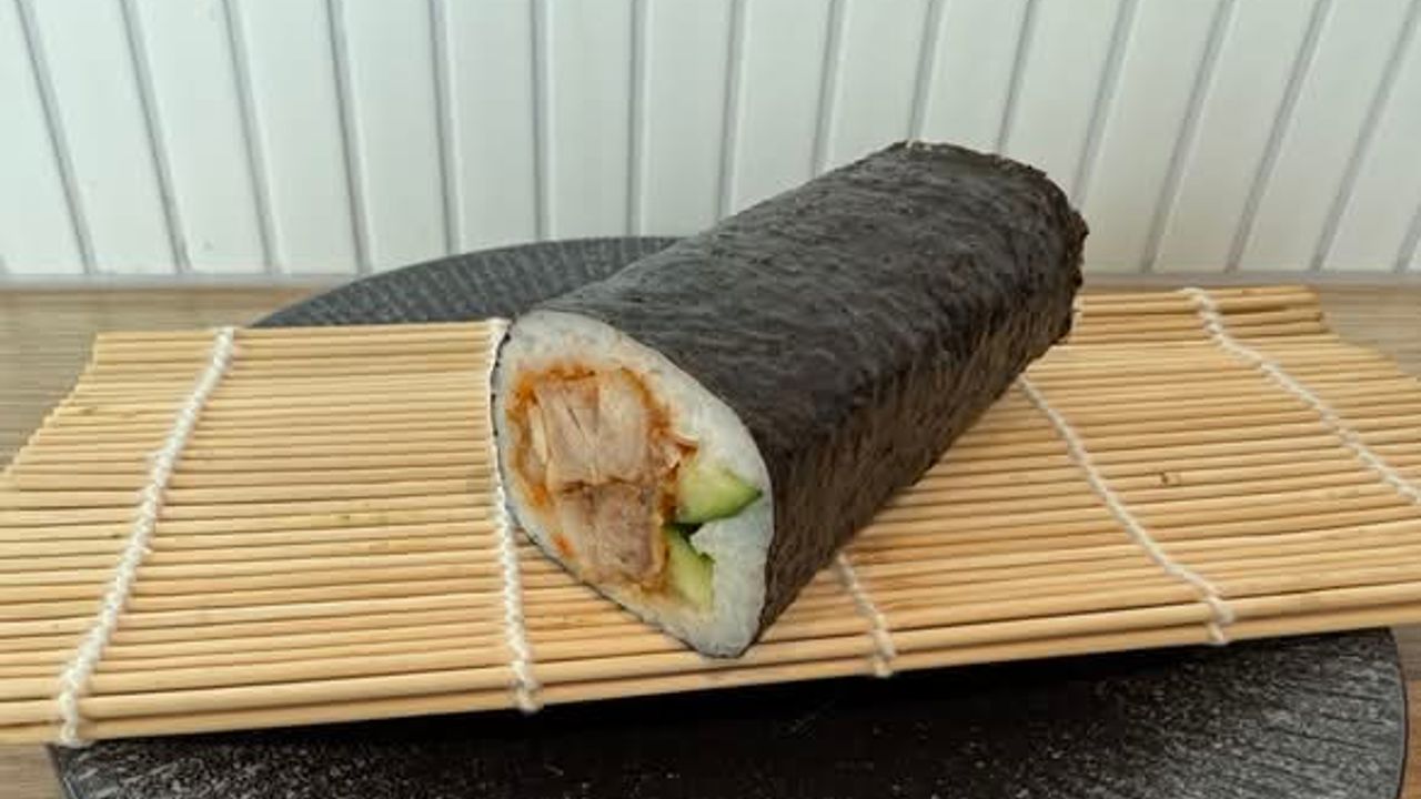 Spicy Chicken Cucumber Roll