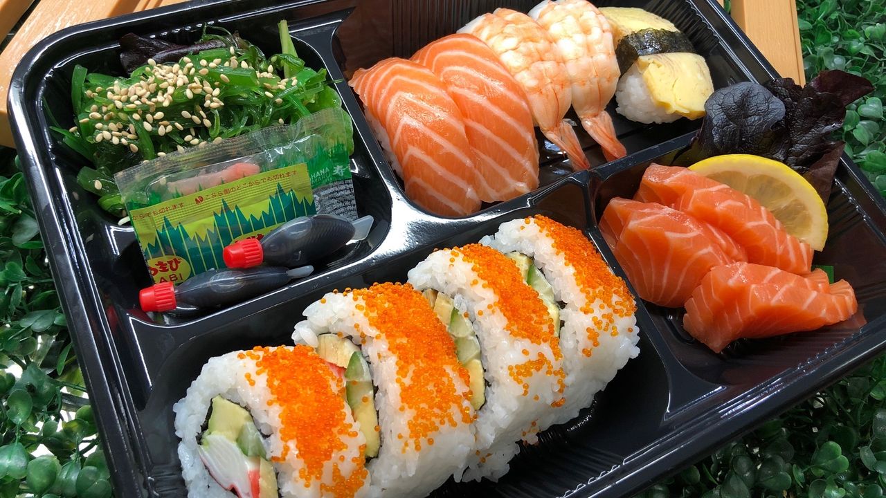Sushi & Sashimi Deluxe