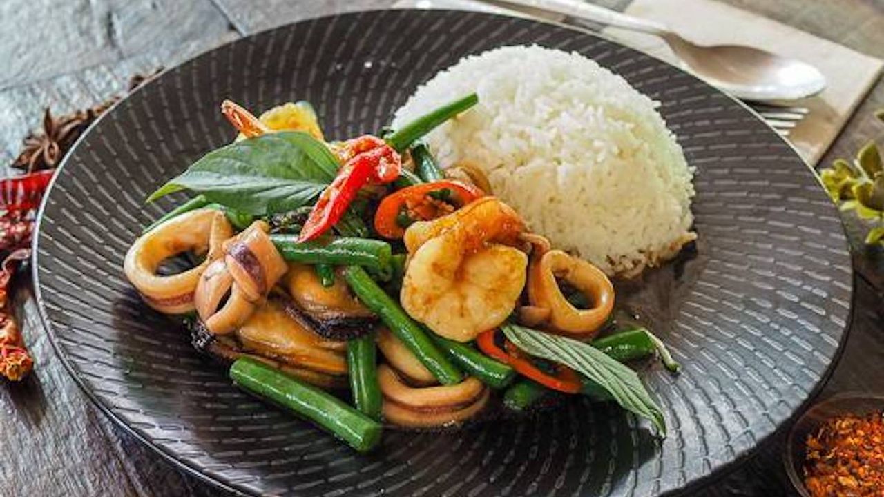 Mixed Seafood & Sweet Basil Stir Fry with Rice