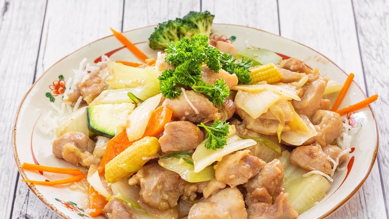 Sizzling Garlic Chicken & Onion