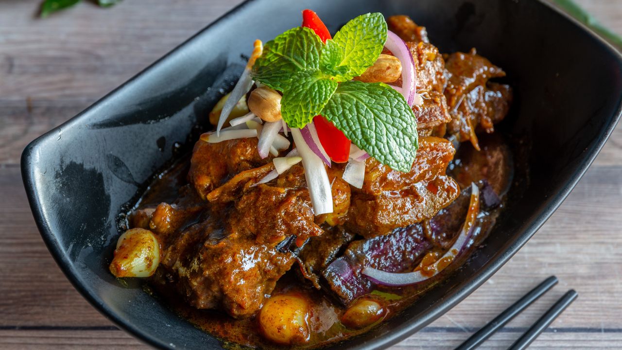 Hung Lay Curry