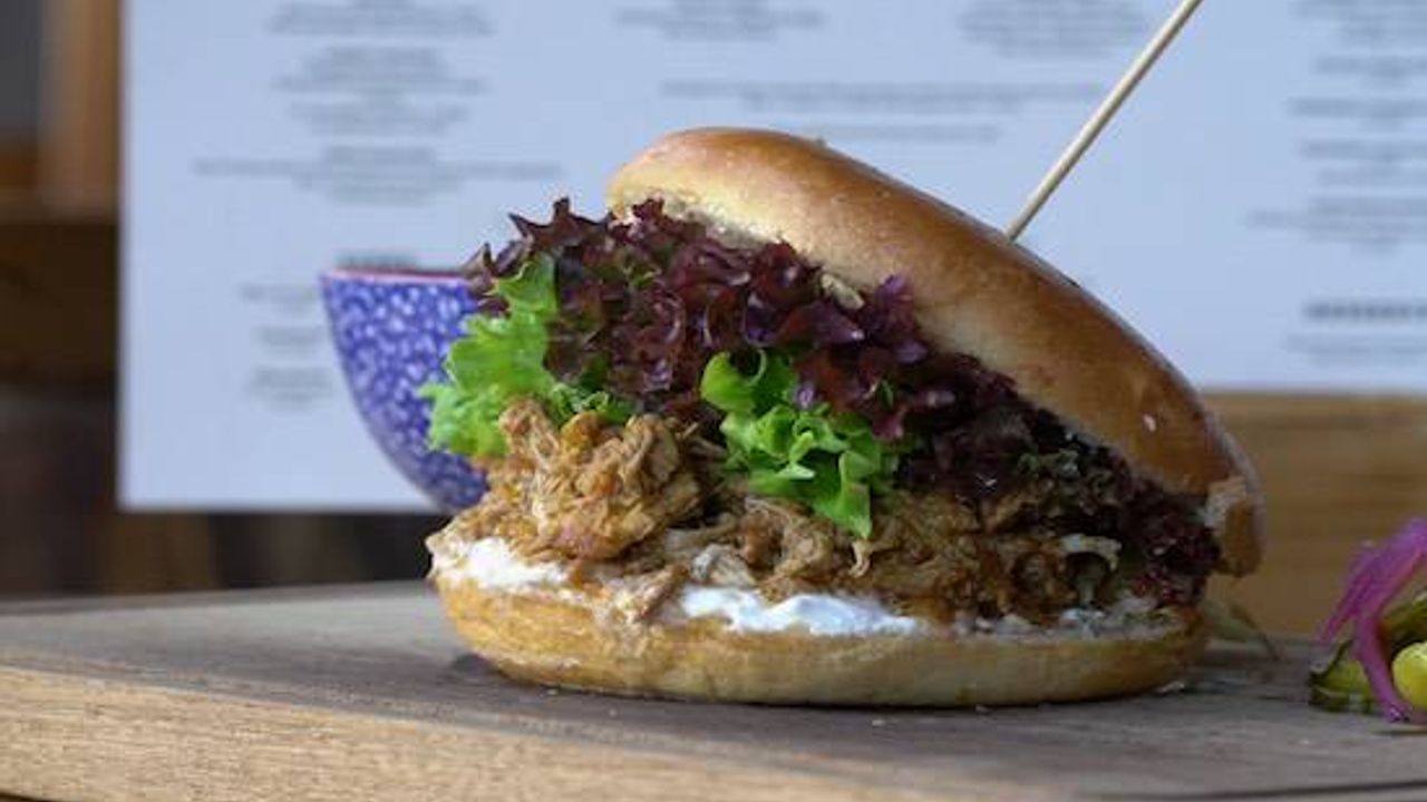 Shredded Chicken Burger inkl. Side