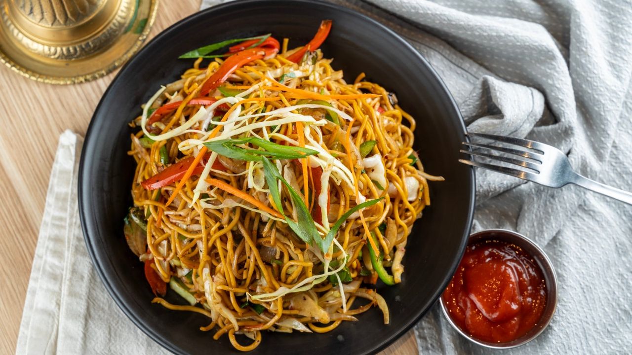 1. Veg Chowmein