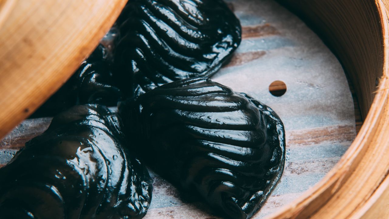 Squid Ink Dumpling (4pcs)