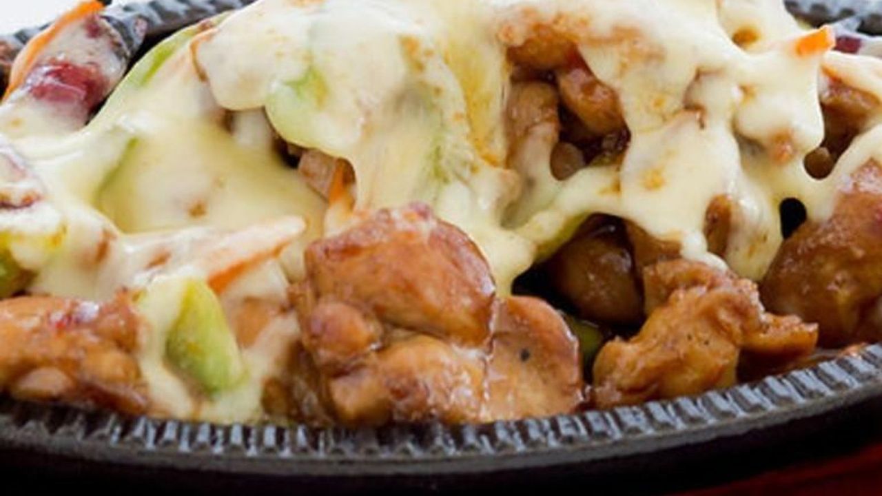 Fire Chicken with Cheese Sizzling