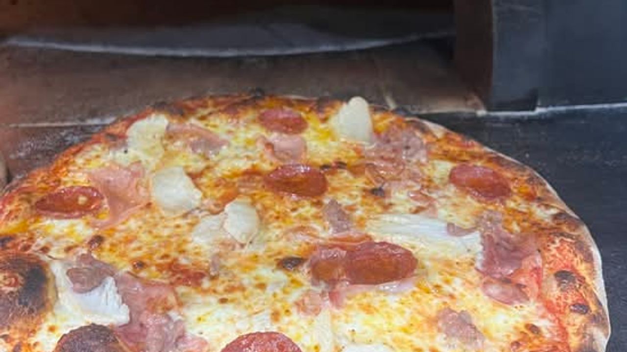 Meatzza Pizza (13")