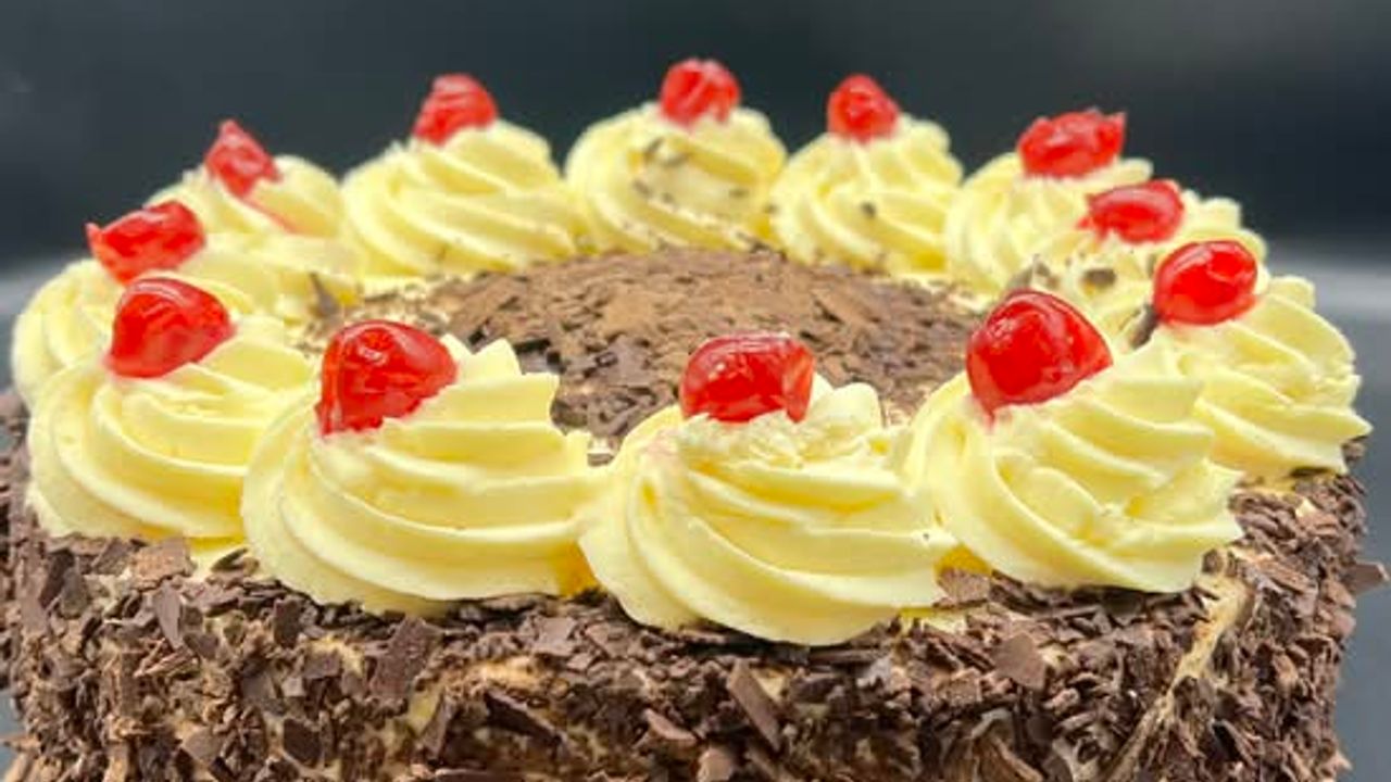 25cm Black Forest Cake