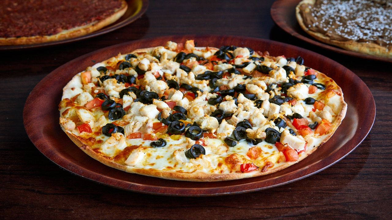 Cheese Tomato Olive and Chicken