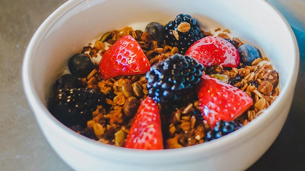 Granola & Greek Yogurt