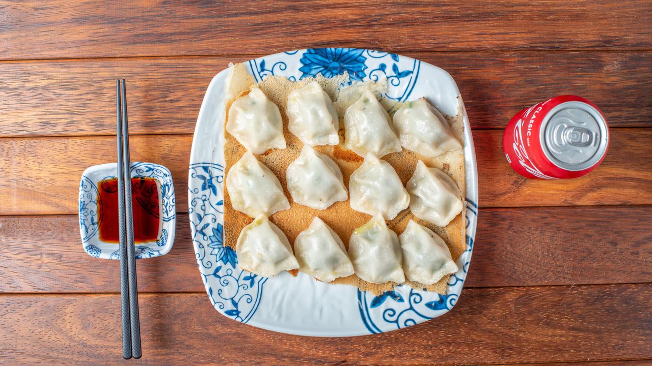 Pan-Fried Pork Chives Dumplings with Crispy Crepe (12p)