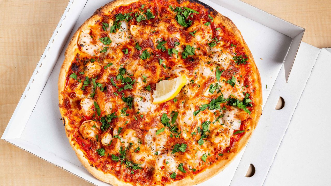 Gourmet Prawns Pizza