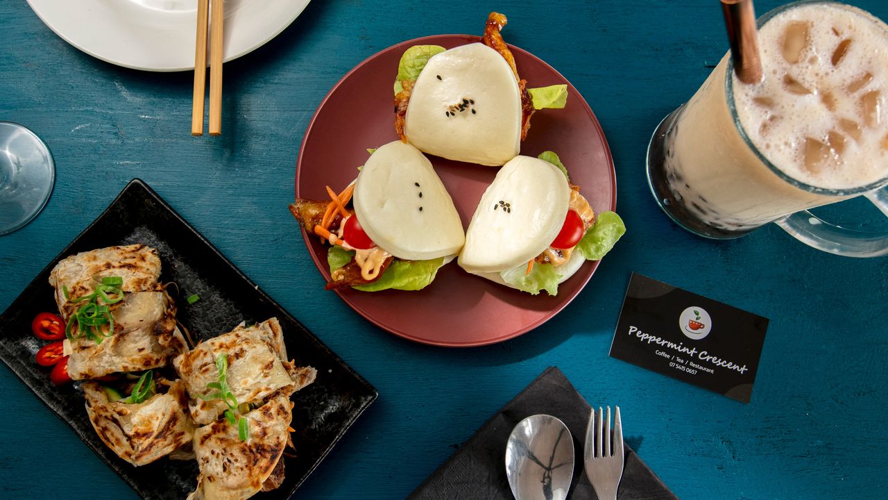 Soft Shell Crab Bao Set with Milk Tea