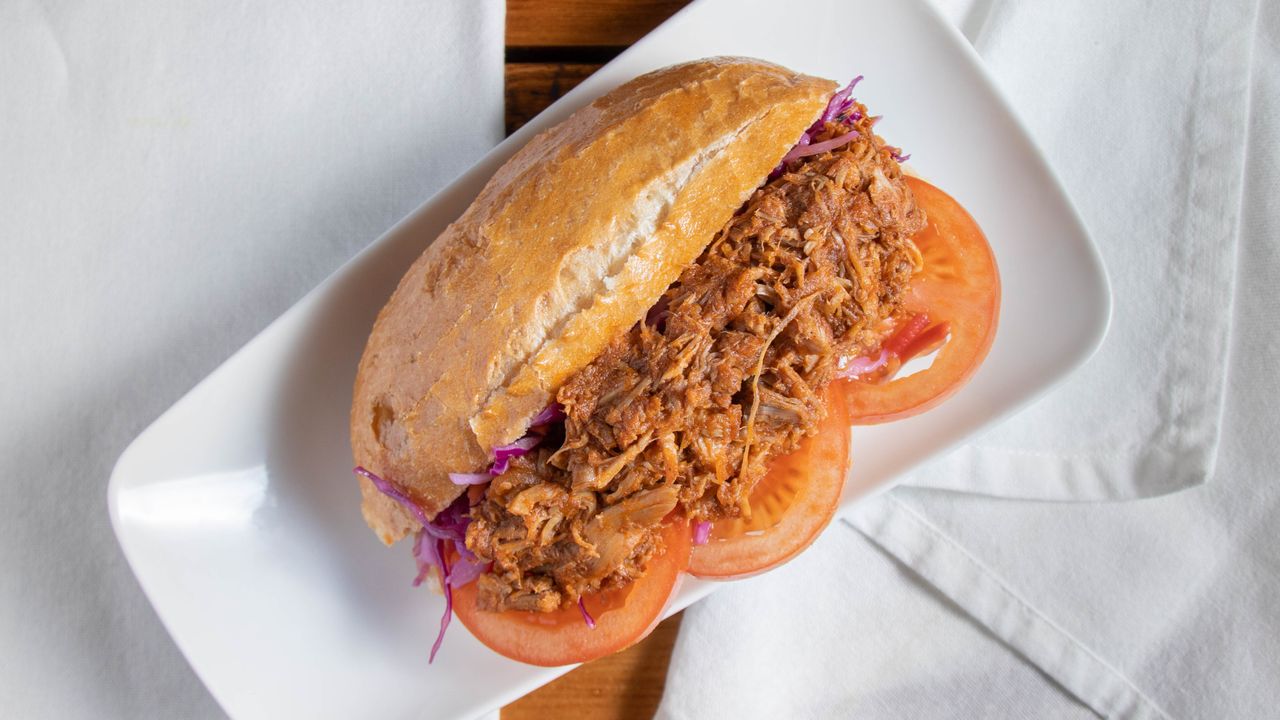 Pulled Pork Po'boy