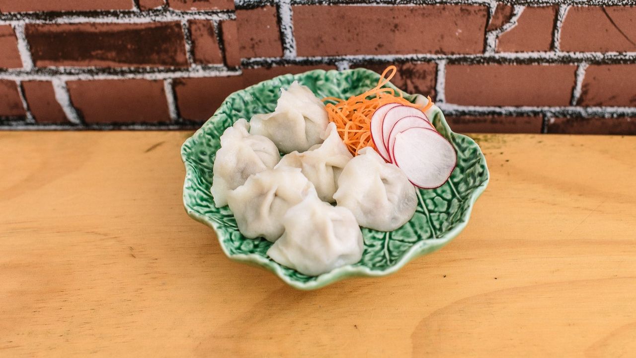 Boiled Pork Dumpling (6 Pieces)