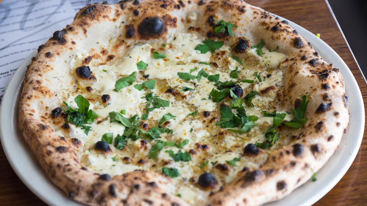 Aglio e Olio (Garlic Pizza)