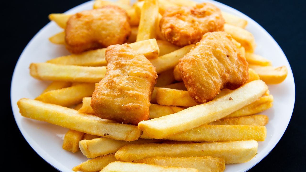 Four Chicken Nuggets & Chips Pack