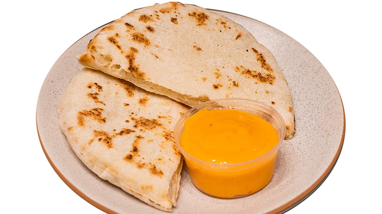 Warm Pita with Dip (V)