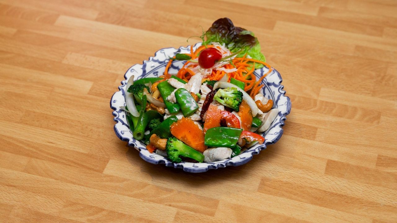 Cashew Nuts - Pad Med Mamoang
