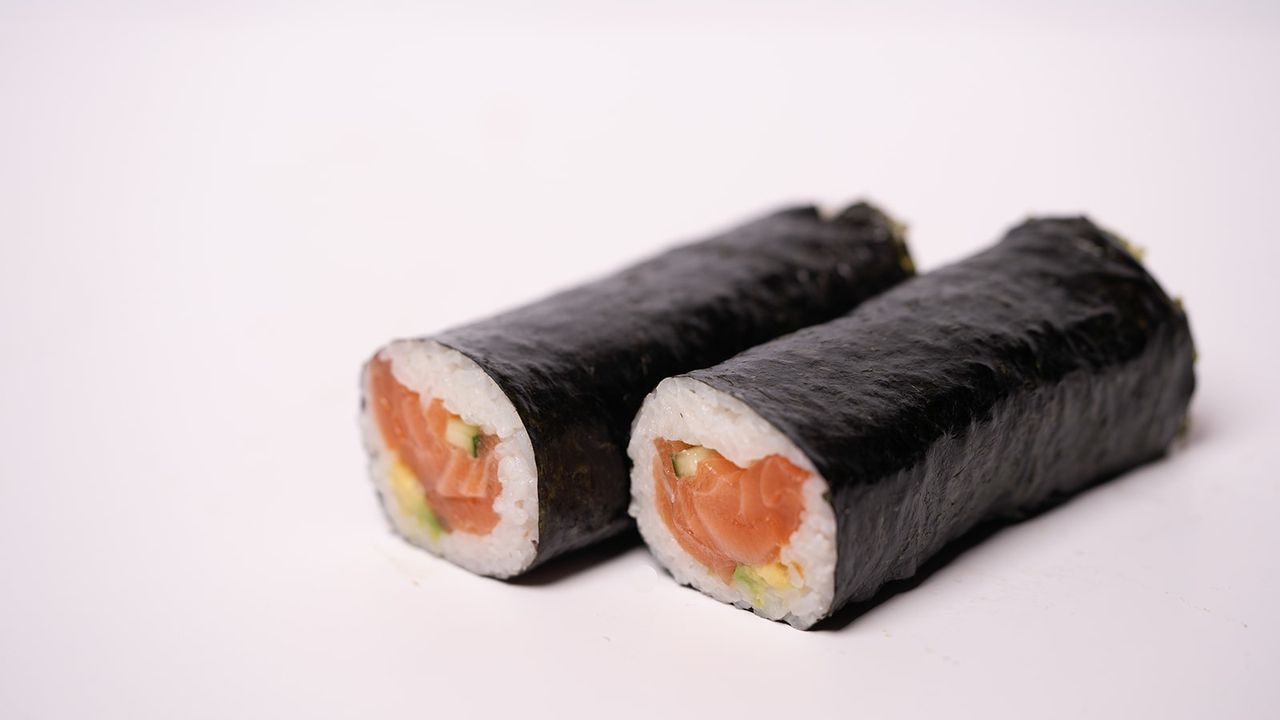 Fresh Salmon Avocado Roll