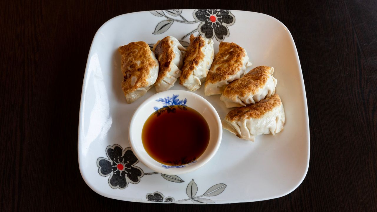2. Prawn & Chicken Dumplings (6)