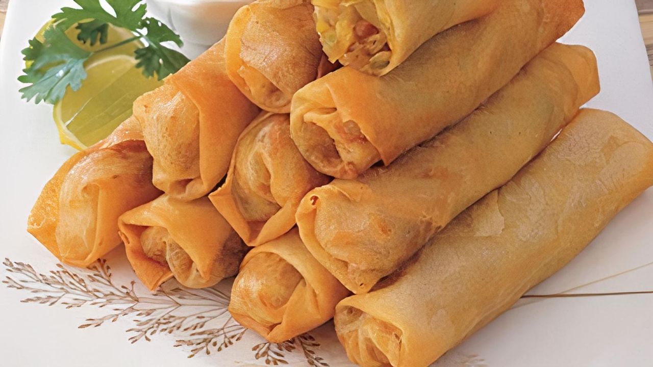 2 Vegetarian Spring Rolls (4 Pieces)