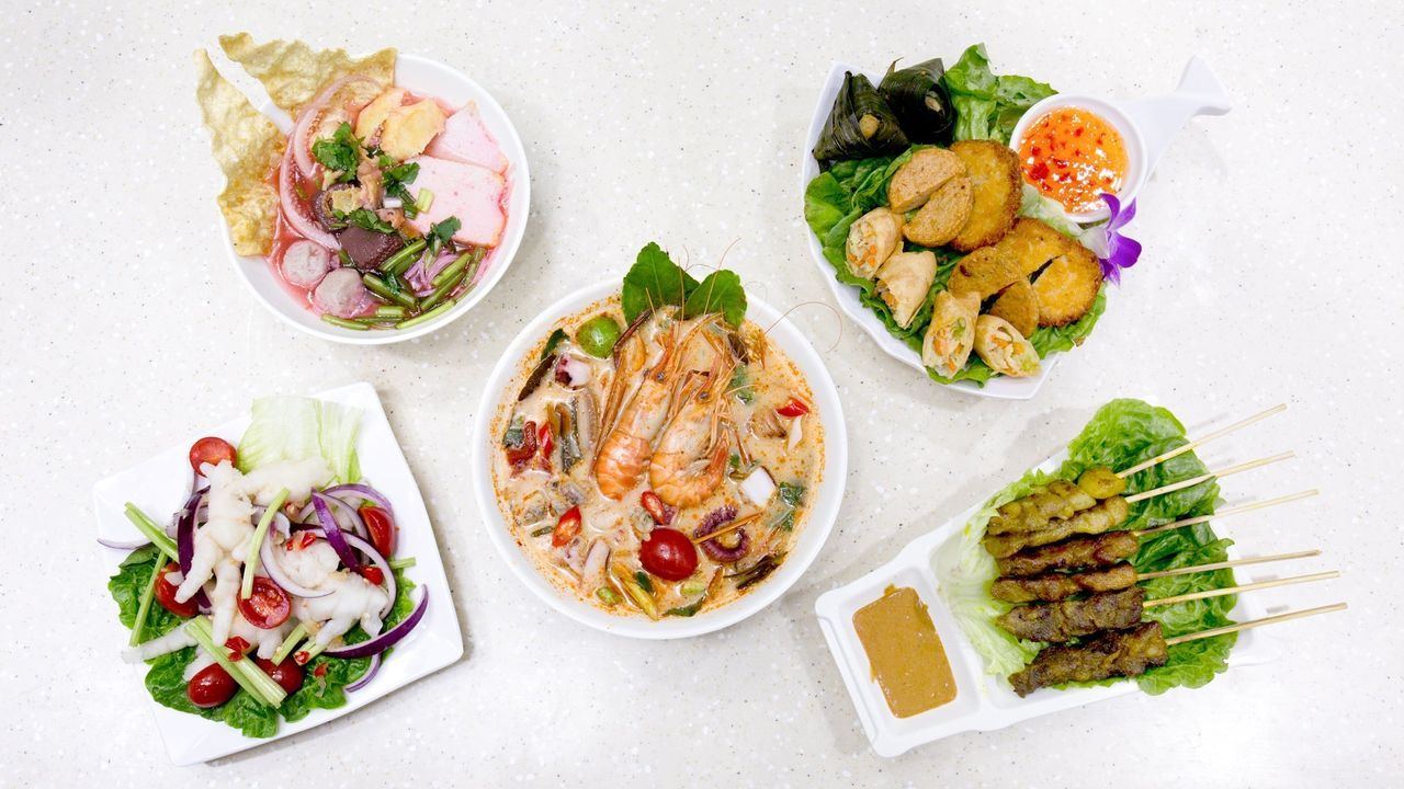 Tom Kha Chicken or Prawn