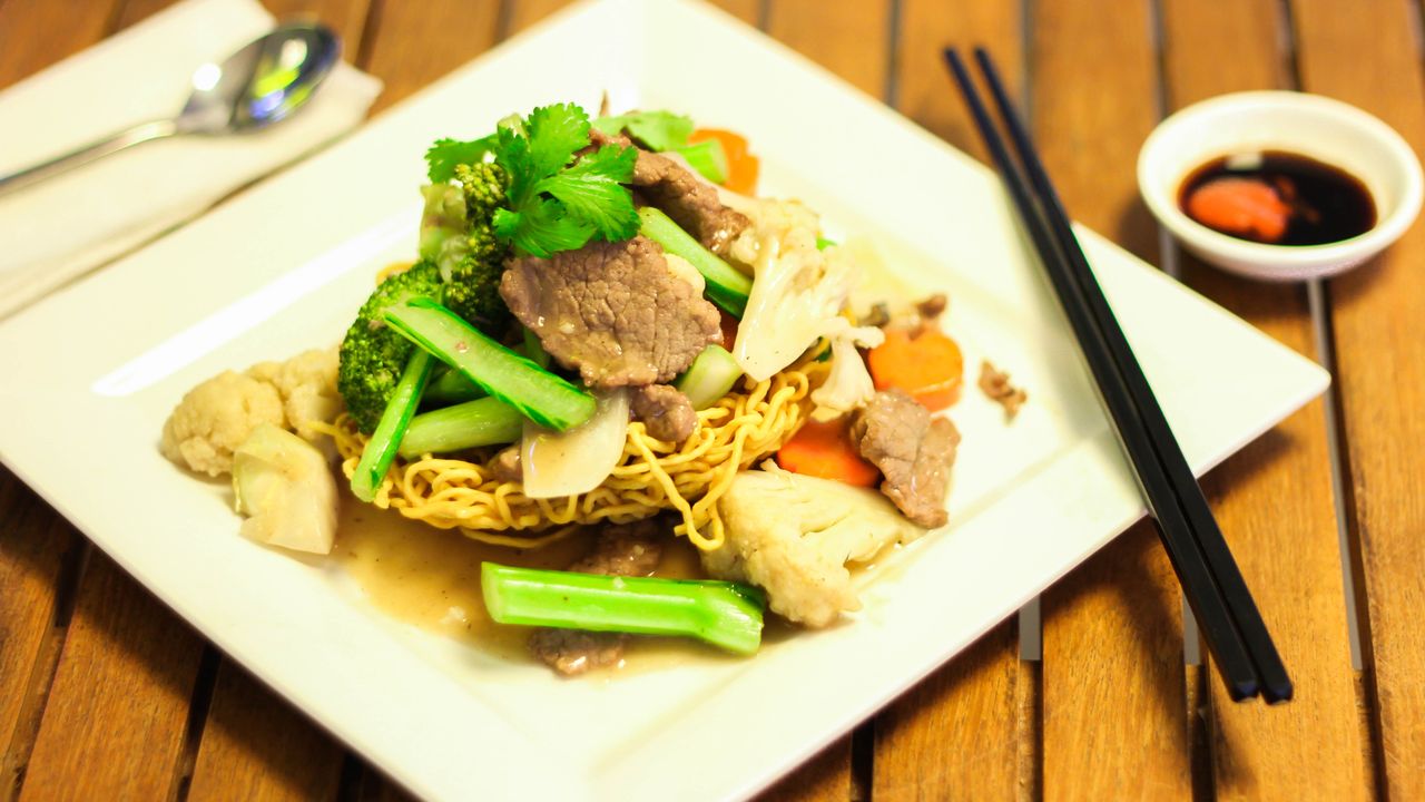 Mì Xào Giòn / Crispy Egg Noodle