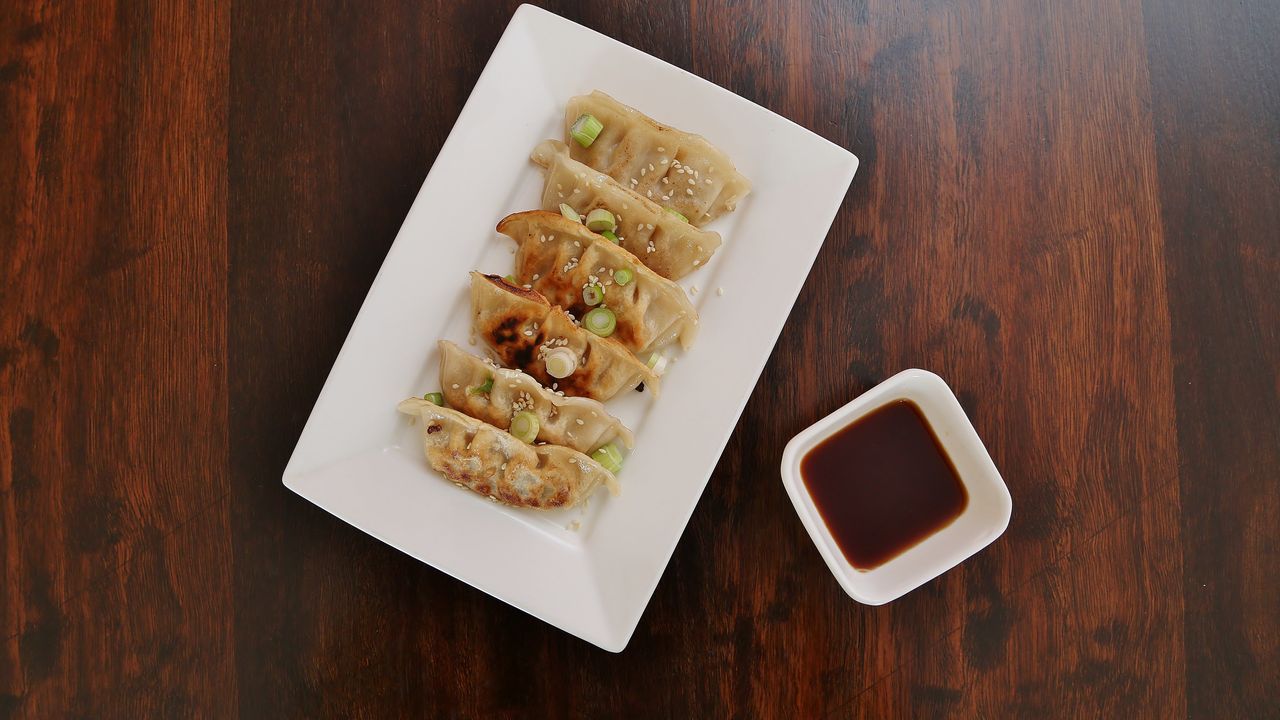 Chicken Gyoza (6 Pcs)