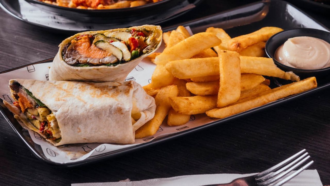 Veggie KO Wrap with Fries (V)