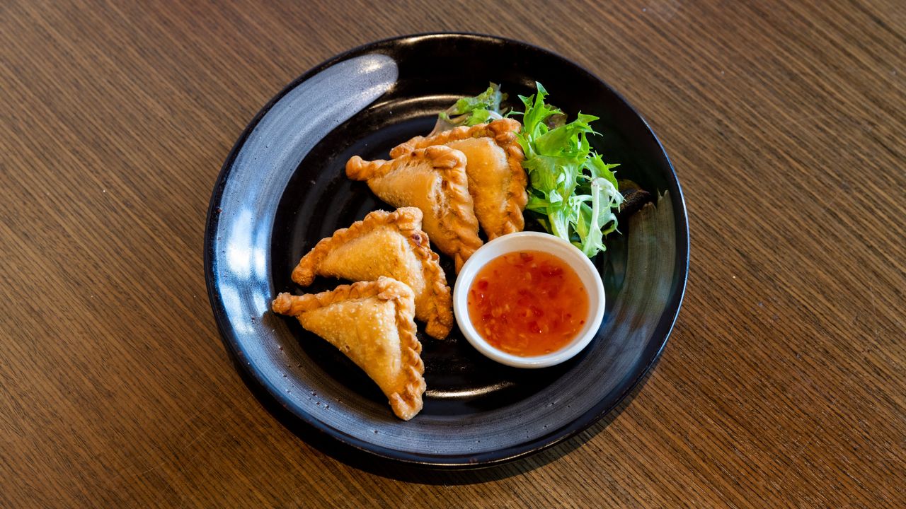 Chicken Curry Puff (4pcs)