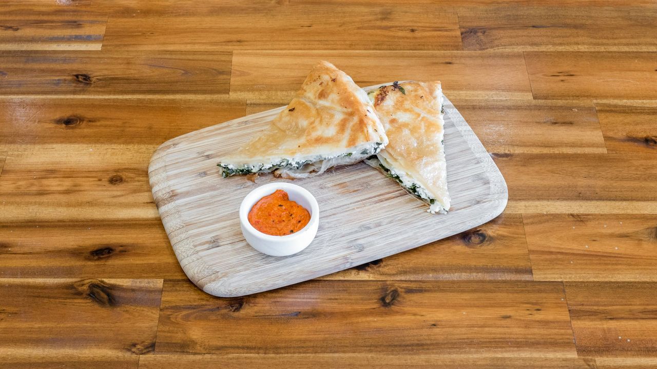 1/4 Spinach & Cheese Burek (V)