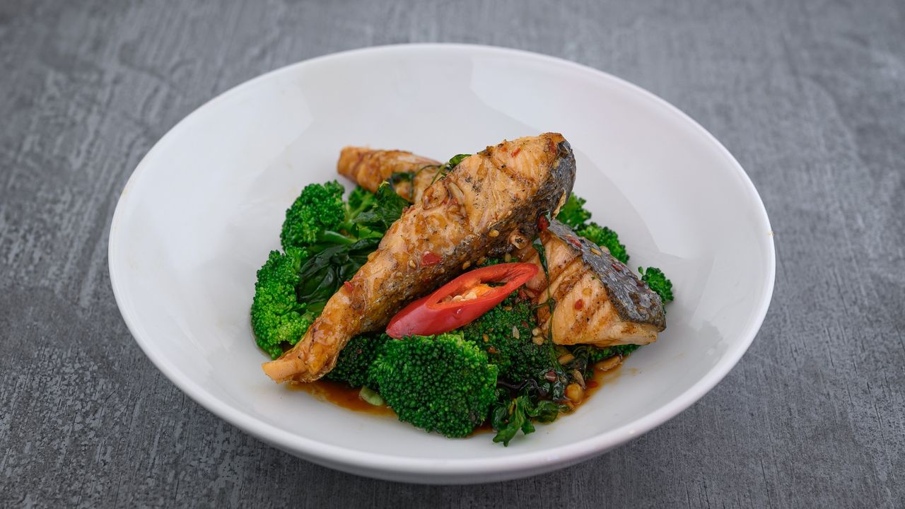 Stir Fried Dodee Basil Salmon (served w/ complimentary rice)