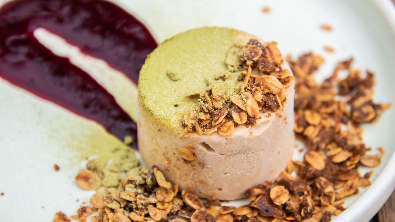 Vegan Frozen Cheesecake