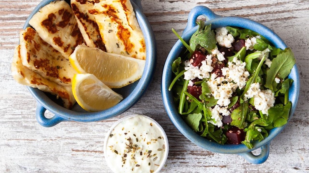 Halloumi Light Plate