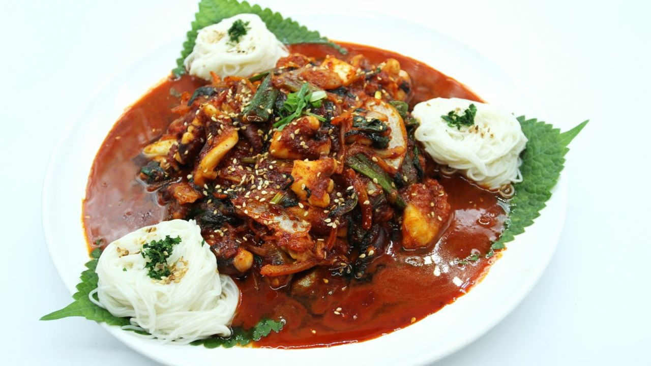 (L) Spicy Stir Fried Octopus