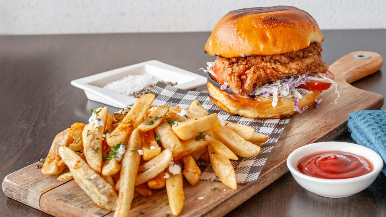 SOUTHERN FRIED CHICKEN BURGER