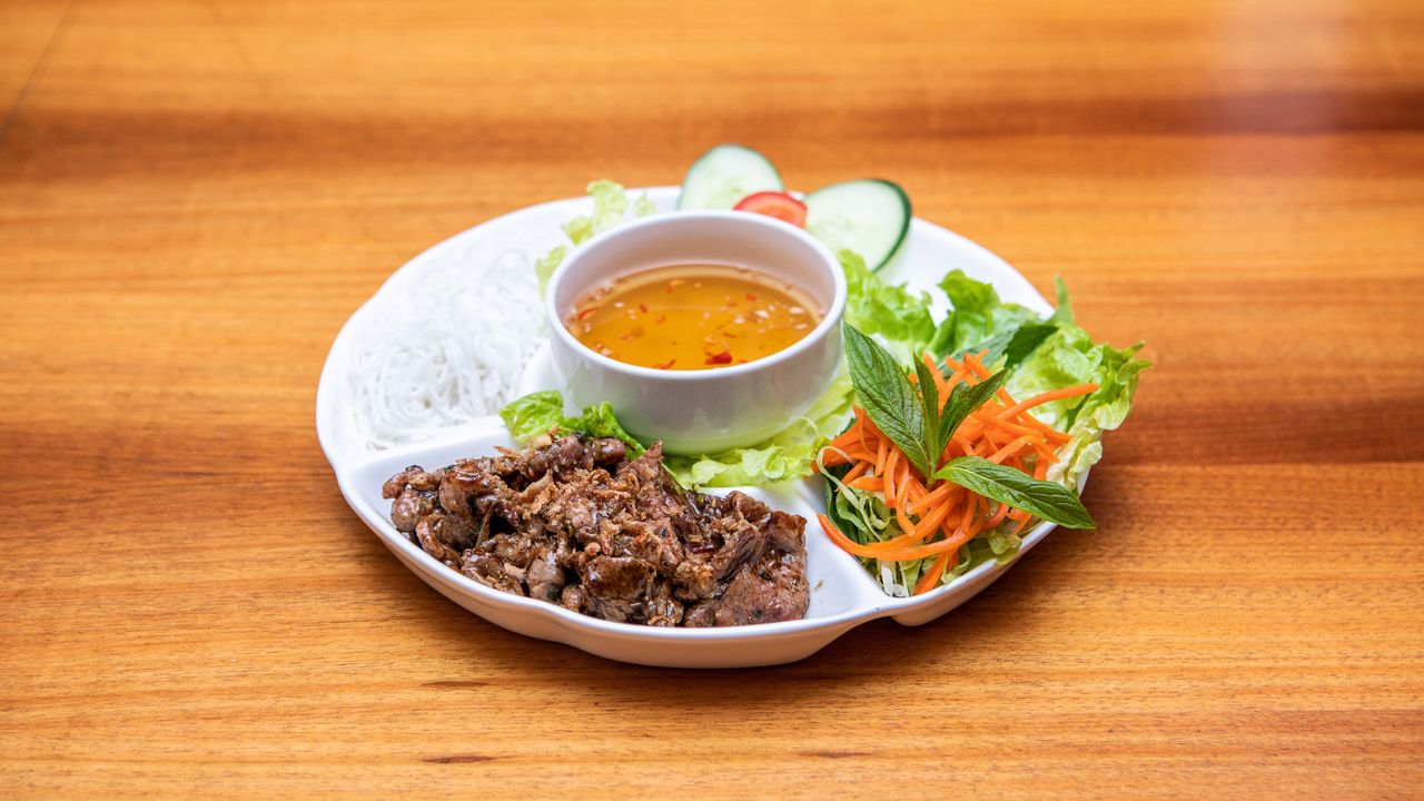 "Bun" with Grilled Pork